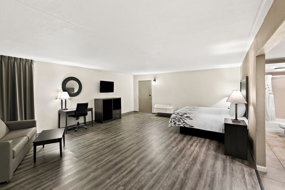 Superior Room, 1 King Bed, Non Smoking, Jetted Tub