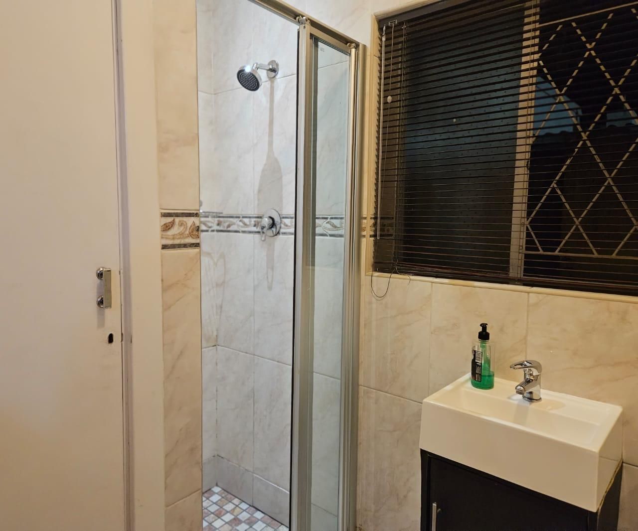 The Royal Princess Garden in Randburg Premier Queen Room 3