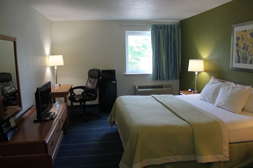 Standard Room, 1 King Bed