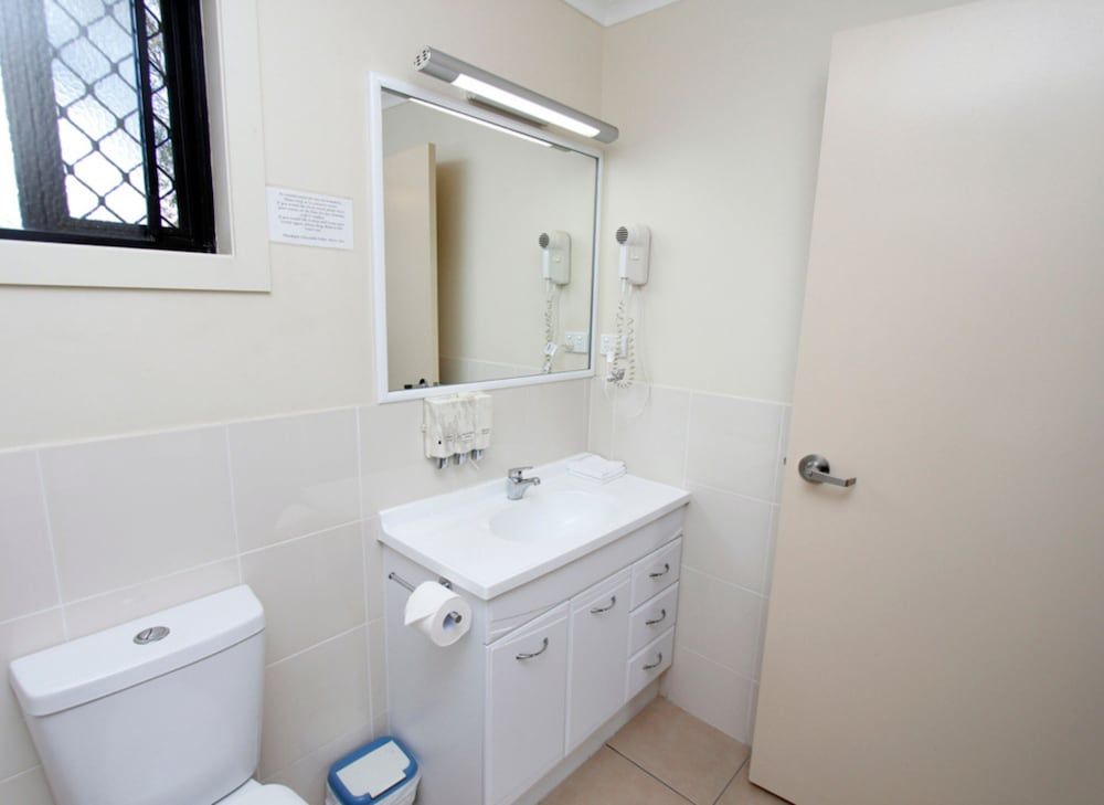 The Palms Motel Room, 1 Queen Bed 5