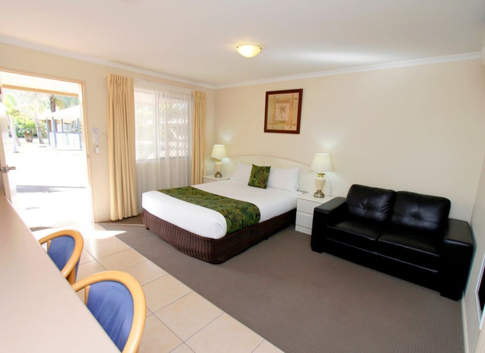 The Palms Motel Room, 1 Queen Bed 2