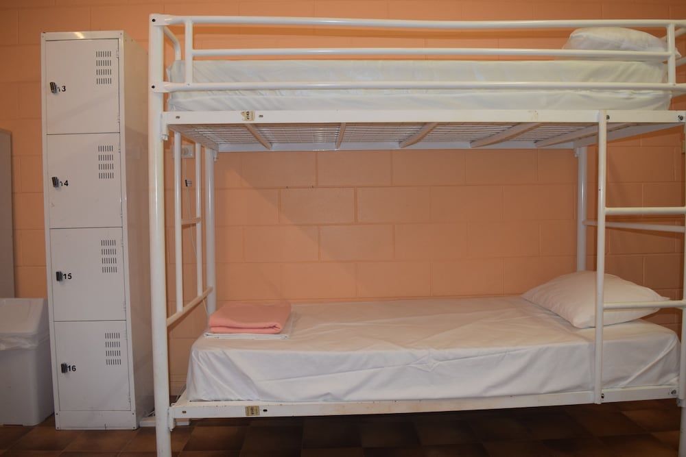 6 Bed Mixed Dorm with Ensuite (18 - 35 years old)