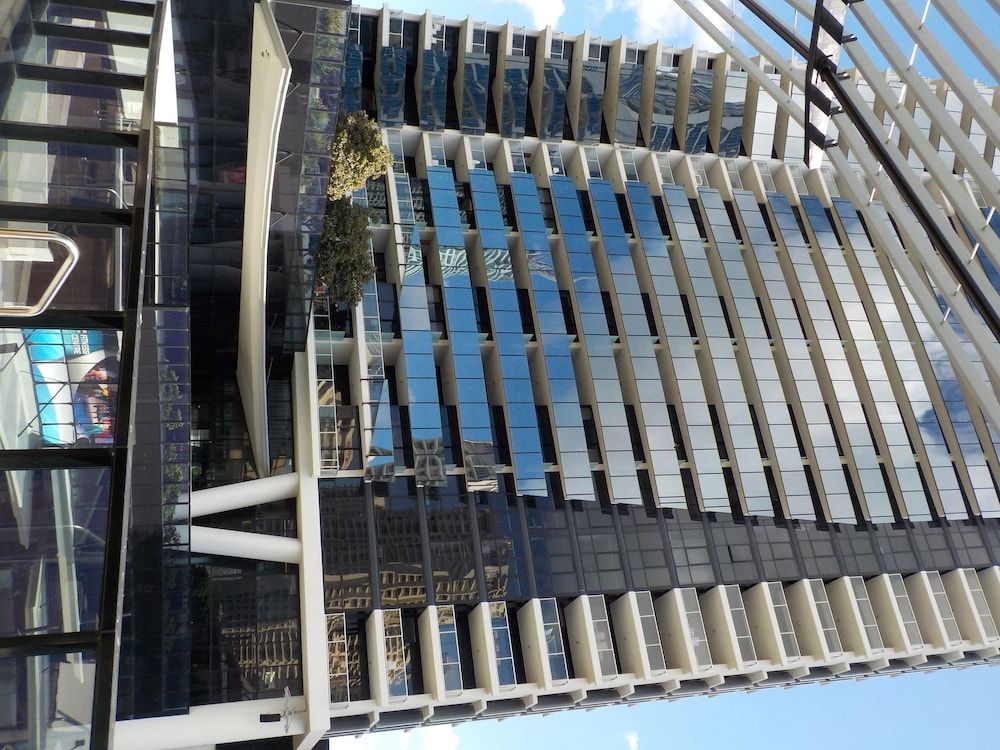 undefined Circle on Cavill - HR Surfers Paradise 8