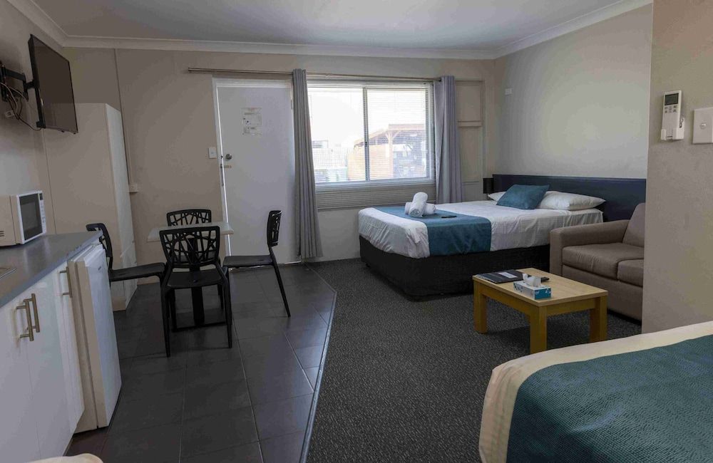 Wynnum Anchor Motel Family Room 2