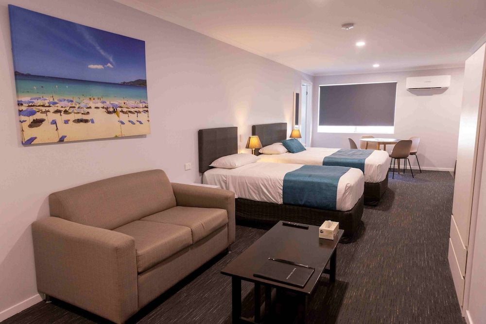 Wynnum Anchor Motel Deluxe Triple Room