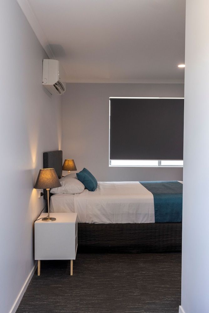 Wynnum Anchor Motel Deluxe Room 2