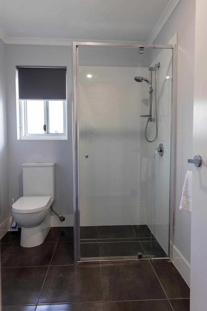 Wynnum Anchor Motel Deluxe Room 5