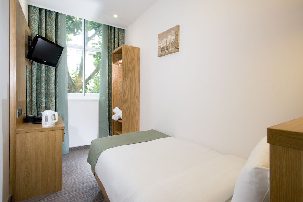 Eden Plaza Kensington Standard Single Room