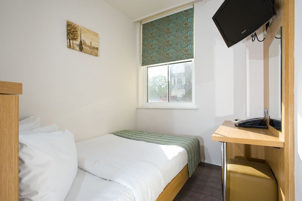 Eden Plaza Kensington Standard Single Room 2