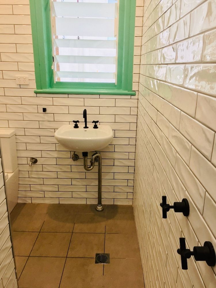 Single Private Room (Shared Bathroom)