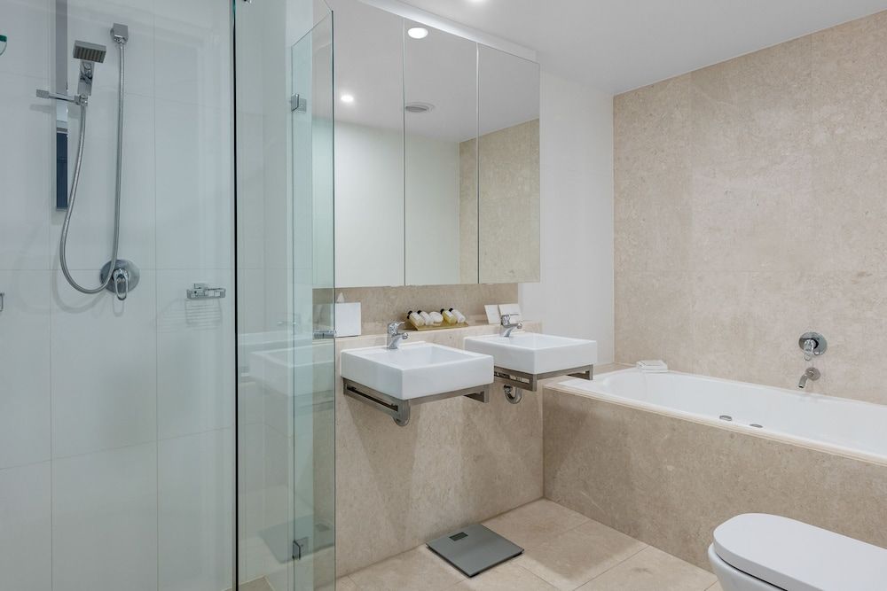 Meriton Suites Kent Street, Sydney 3 Bedroom Summit Penthouse 5