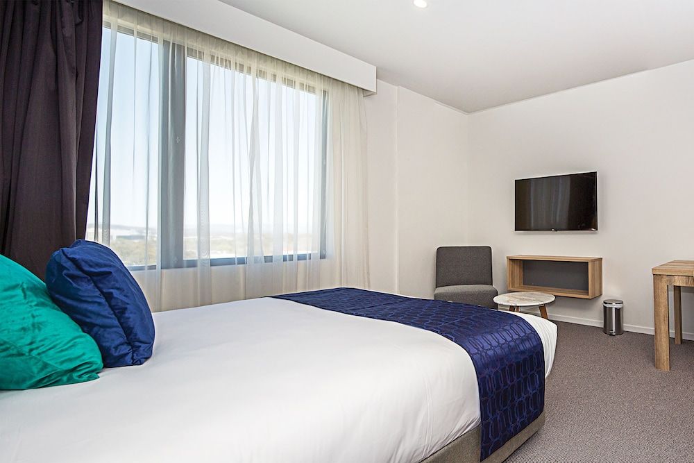 Mantra MacArthur Canberra Suite, 2 Bedrooms 2