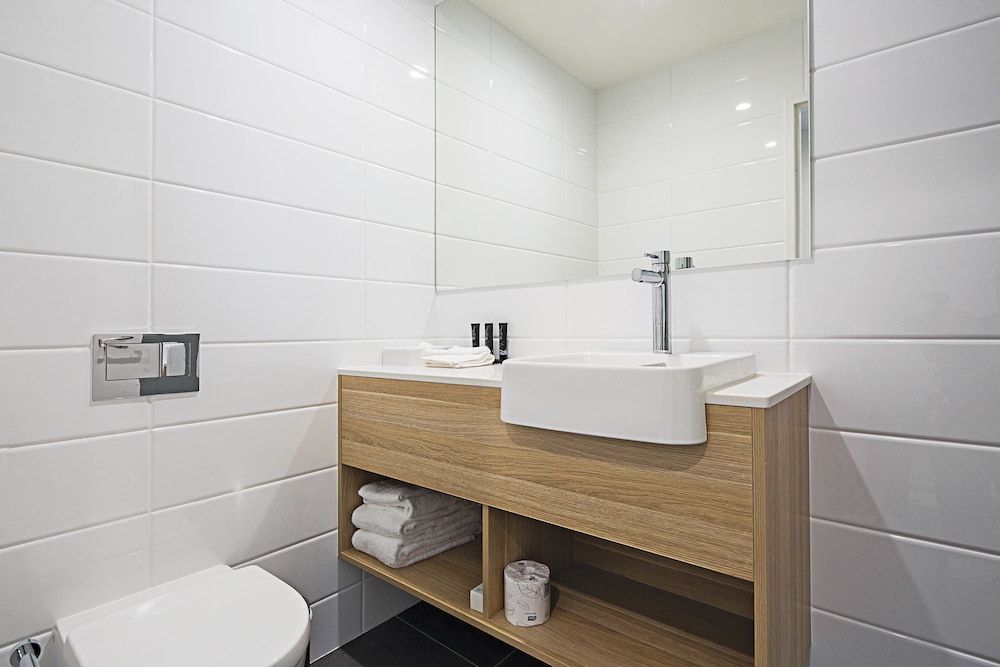 Mantra MacArthur Canberra Studio Room (1 King Bed or 2 Twin Beds) 6