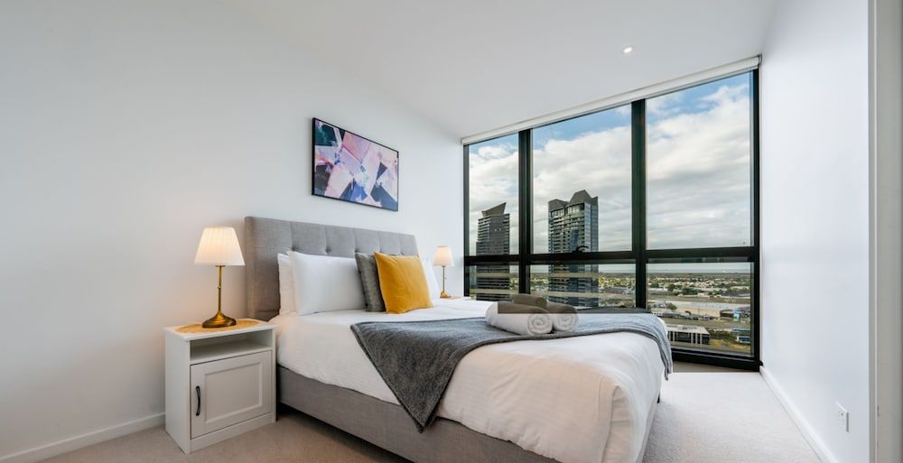 Three Bedroom Two Bathroom Apartment Harbor View with Kids Area