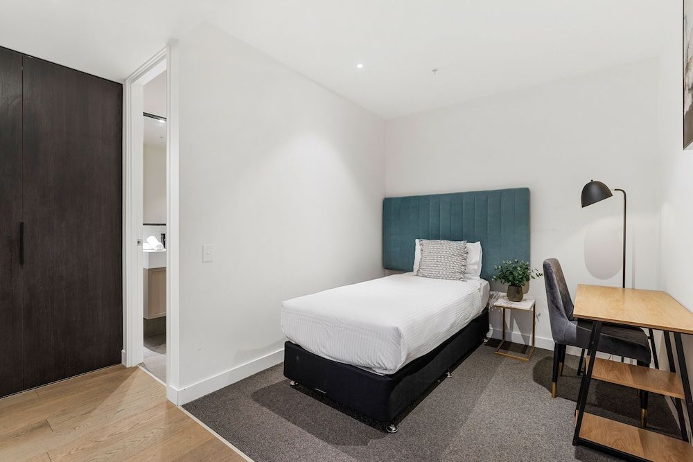 The Eminence Apartments by CLLIX One Bedroom Compact Apartment 3