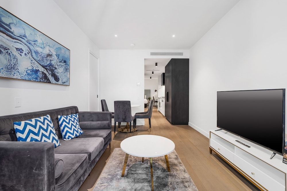 The Eminence Apartments by CLLIX One Bedroom Compact Apartment 7