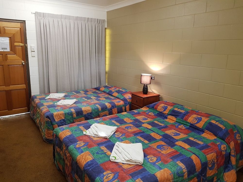 Commercial Hotel Deluxe Double Room, 1 Queen Bed 3