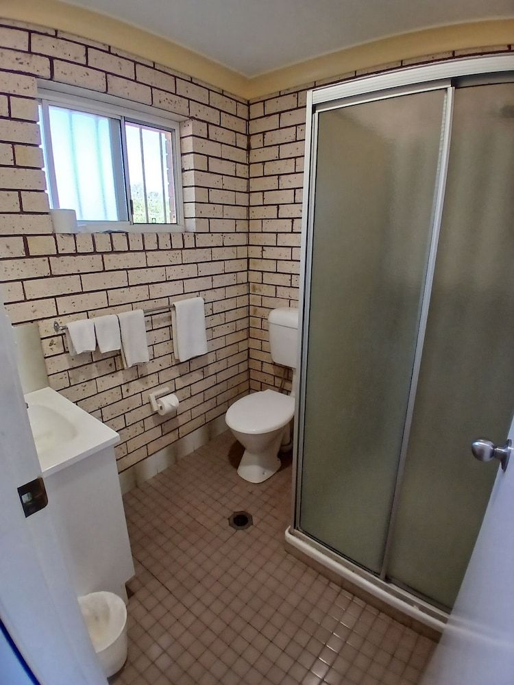 Alfa Motel Family Room (Room 1) 5