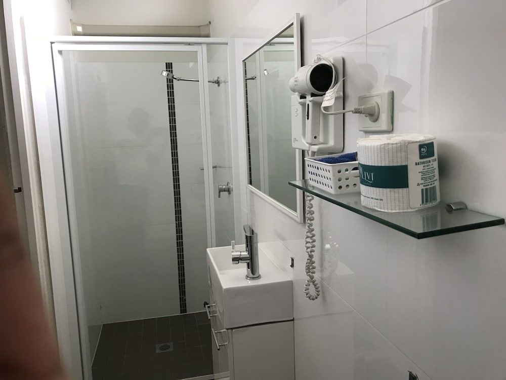 Coffs Shearwater Motel Family Room 12