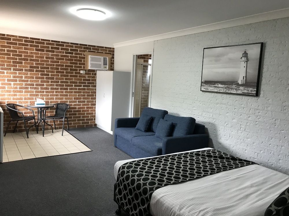Coffs Shearwater Motel Executive Queen Room with Kitchenette (1st Floor) 3
