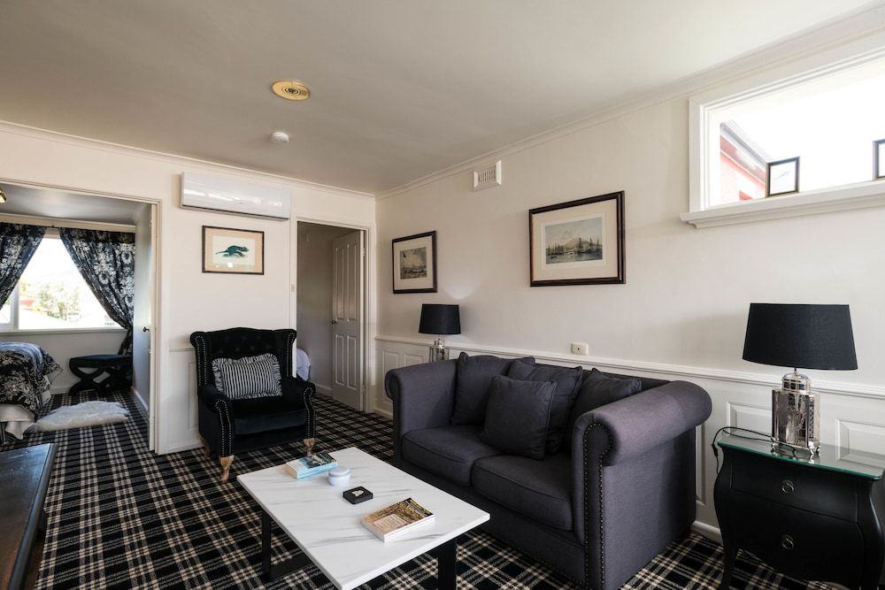 Battery Point Boutique Accommodation 2 Bedroom Apartment Downstairs Unit 2 17