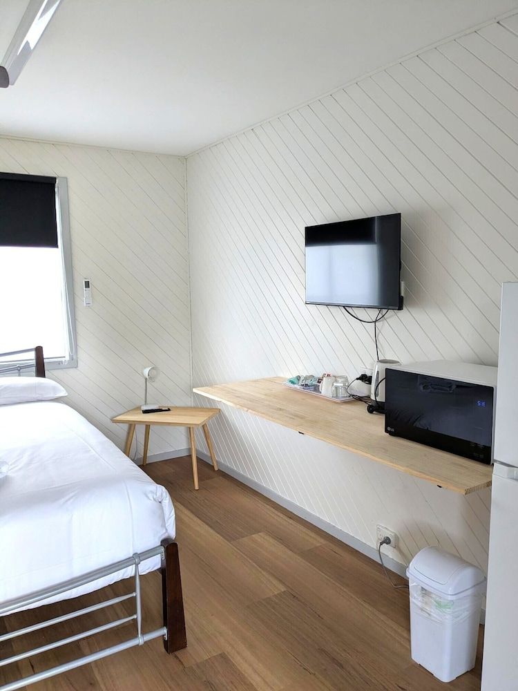 Traralgon Holiday Village Economy Motel Room - External Ensuite 4