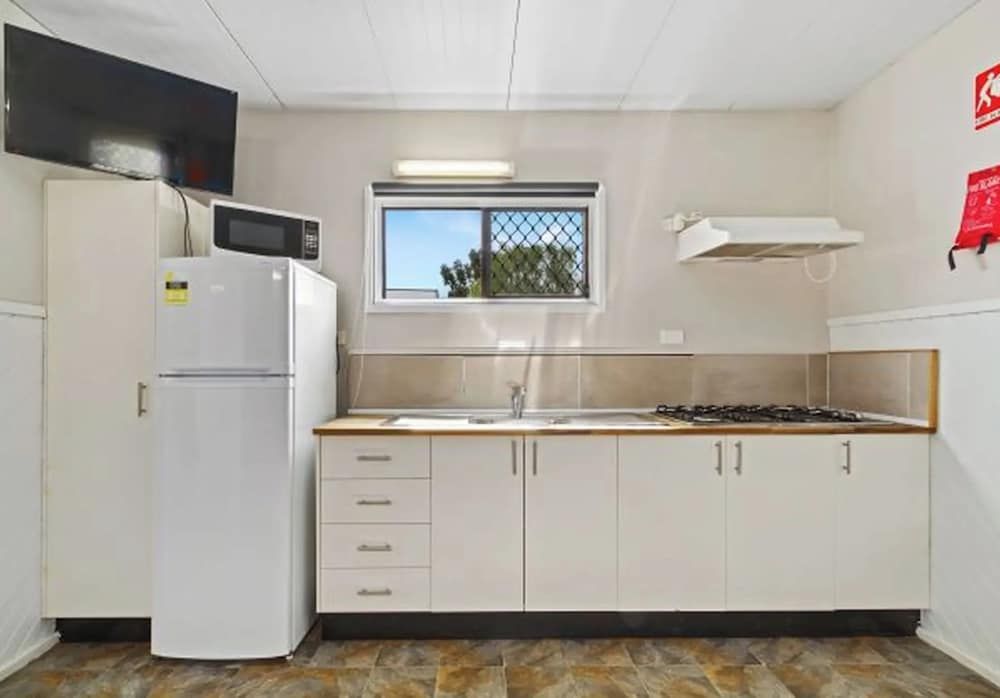 Traralgon Holiday Village Standard 3 Bedroom Cabin 5