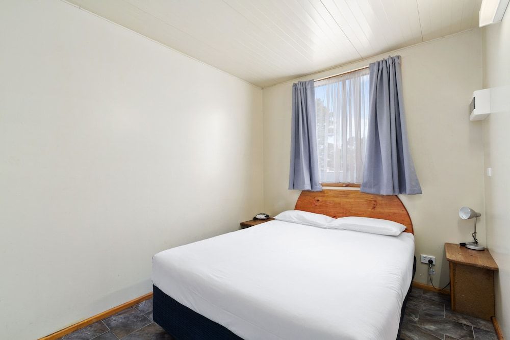 Traralgon Holiday Village Economy 2 Bedroom Cabin 4