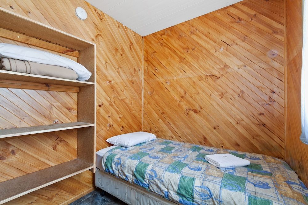 Traralgon Holiday Village Economy 2 Bedroom Cabin 3