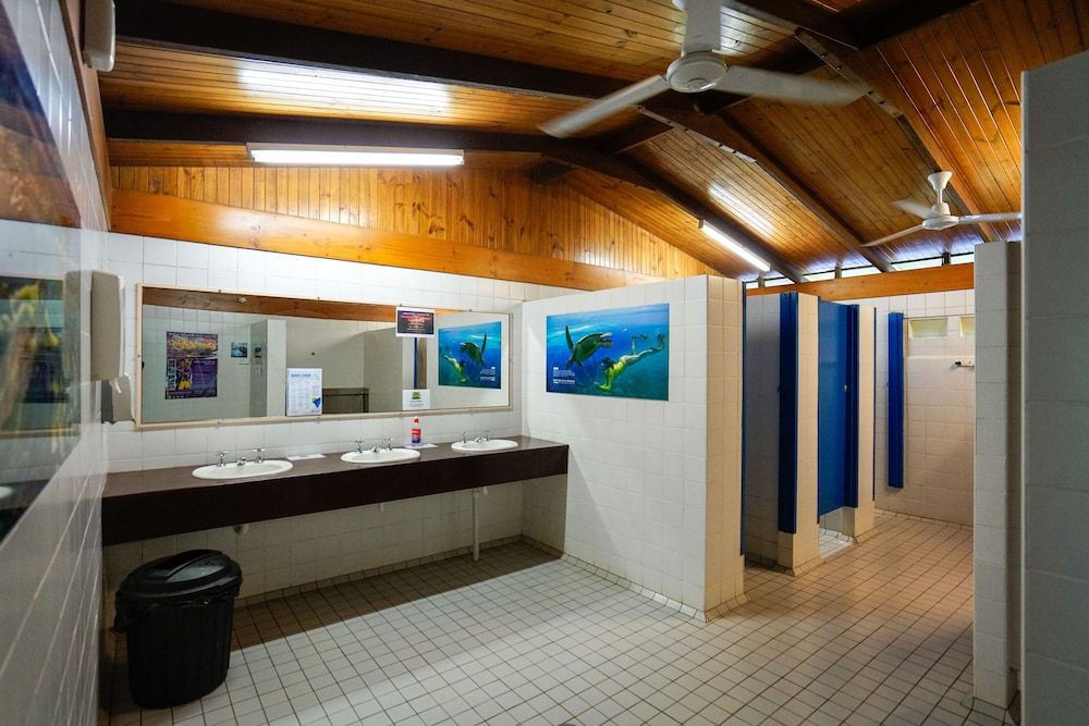 Safari Lodge Basic Cabin, 1 King Bed 4