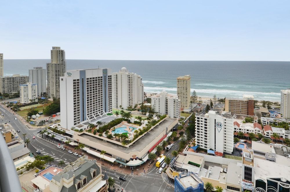 undefined Chevron Renaissance - HR Surfers Paradise 9