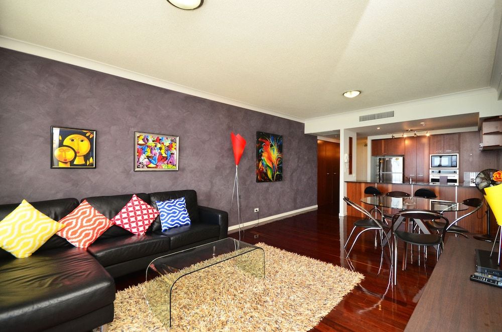 undefined Chevron Renaissance - HR Surfers Paradise 2