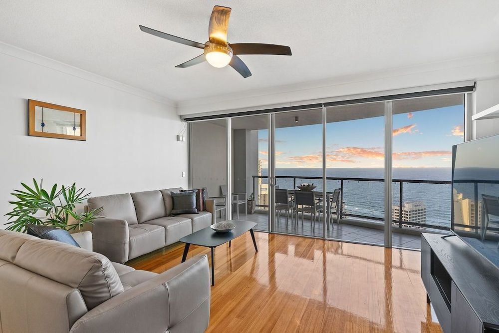 undefined Chevron Renaissance - HR Surfers Paradise