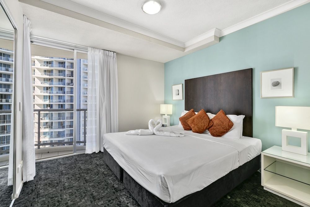 Chevron Renaissance - HR Surfers Paradise Apartment, 2 Bedrooms, 2 Bathrooms, Ocean View (Apartment 2196)
