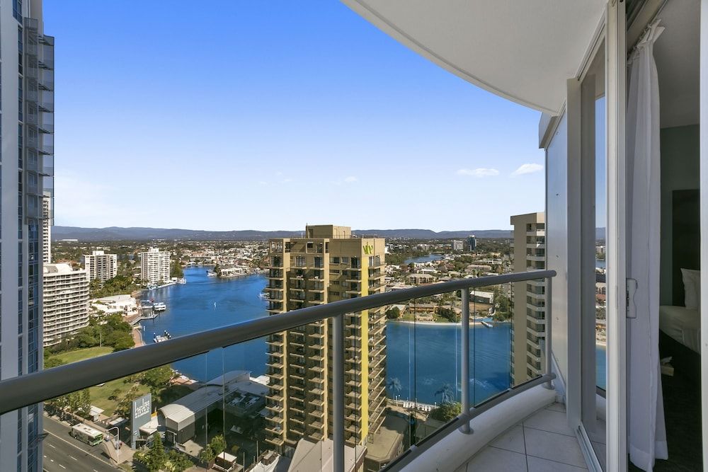 Chevron Renaissance - HR Surfers Paradise Apartment, 2 Bedrooms, 2 Bathrooms, Ocean View (Apartment 2196) 3