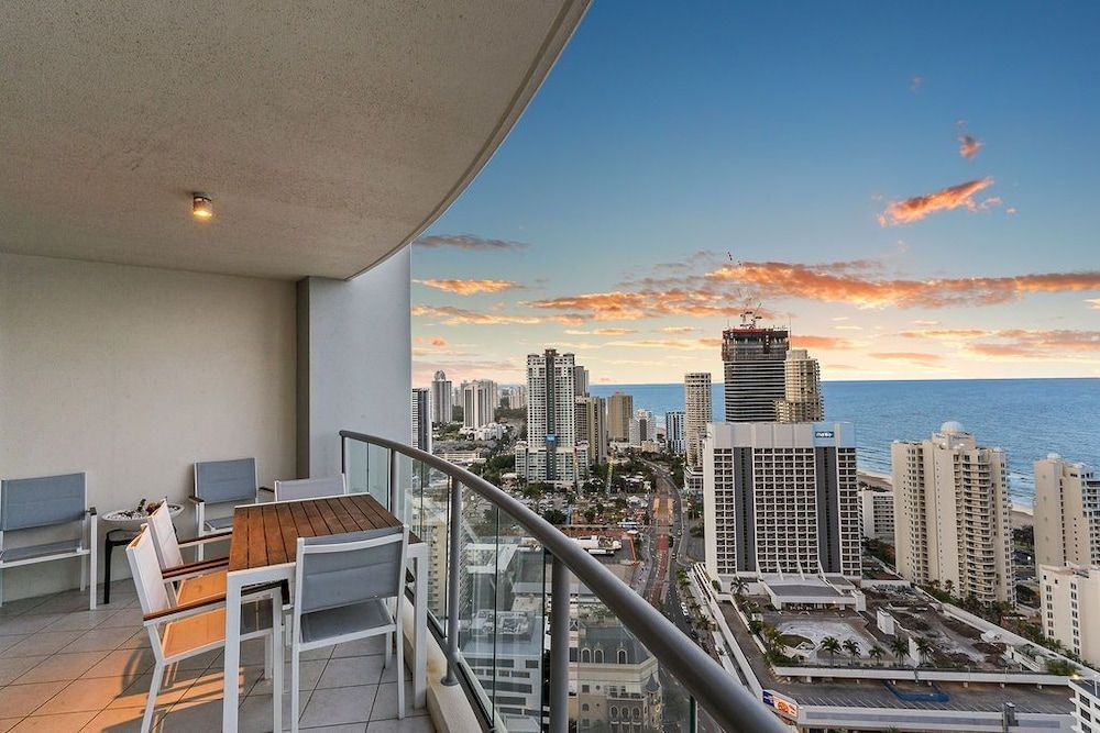 Chevron Renaissance - HR Surfers Paradise Grand Apartment, 3 Bedrooms, 2 Bathrooms, Ocean View 6