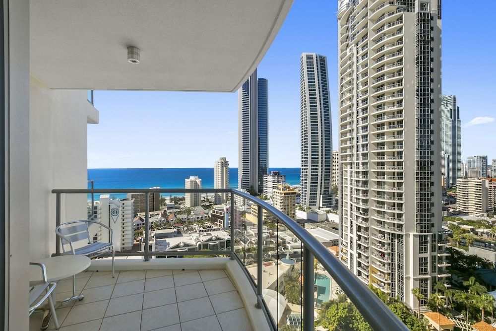 Chevron Renaissance - HR Surfers Paradise Apartment, 2 Bedrooms, 2 Bathrooms, Ocean View (Apartment 2196) 4