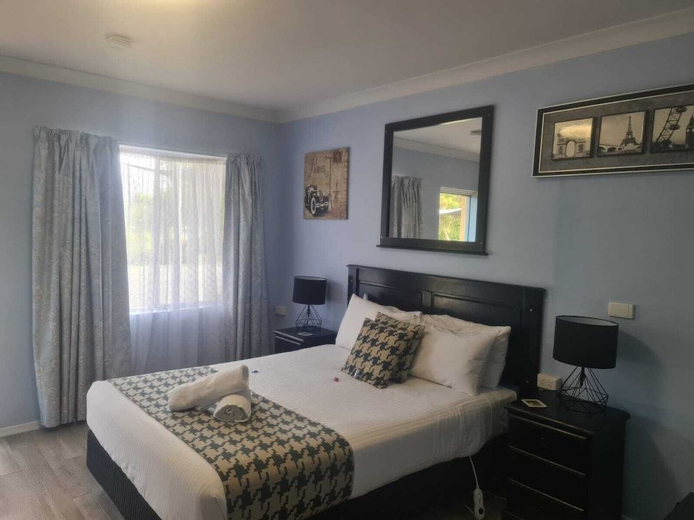 Valley View Motel Luxury Room, 1 Queen Bed 7