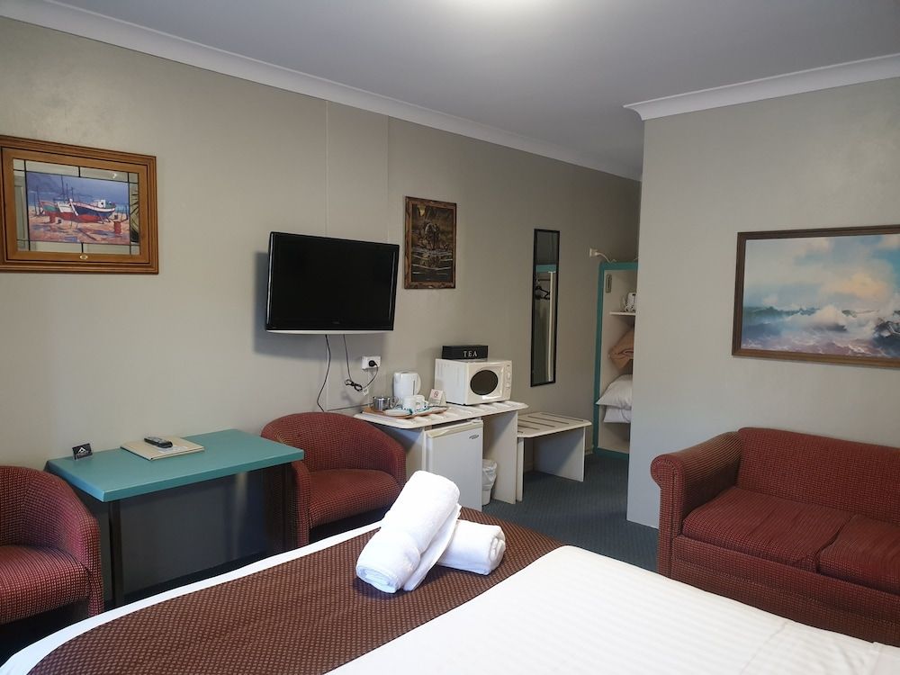 Valley View Motel Queen Room 6