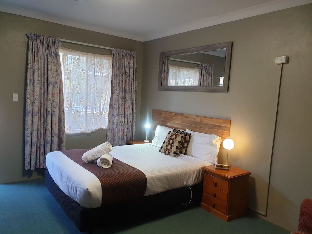 Valley View Motel Queen Room 4