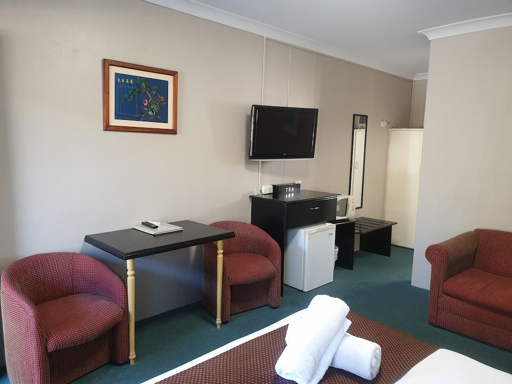 Valley View Motel Queen Room 2