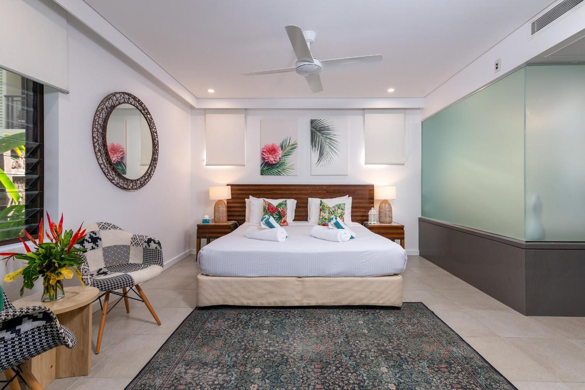 Studio Room with Spa Bath (no cooking or washing machine facilities)