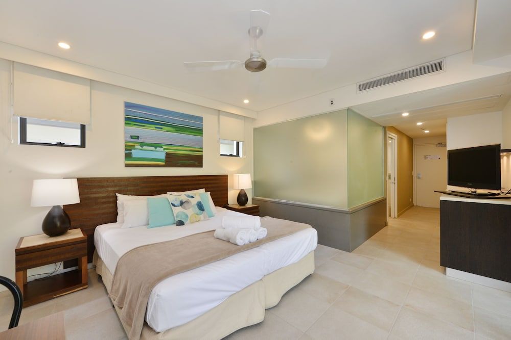 Deluxe Studio with Spa Bath