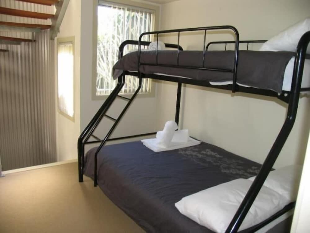 Seaspray Apartment 5 (5 night min)