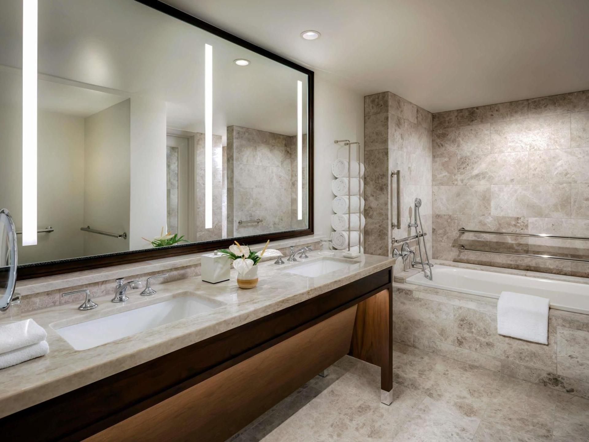 Mountainside Suite with One King and Sofa Bed - Mobility Accessible