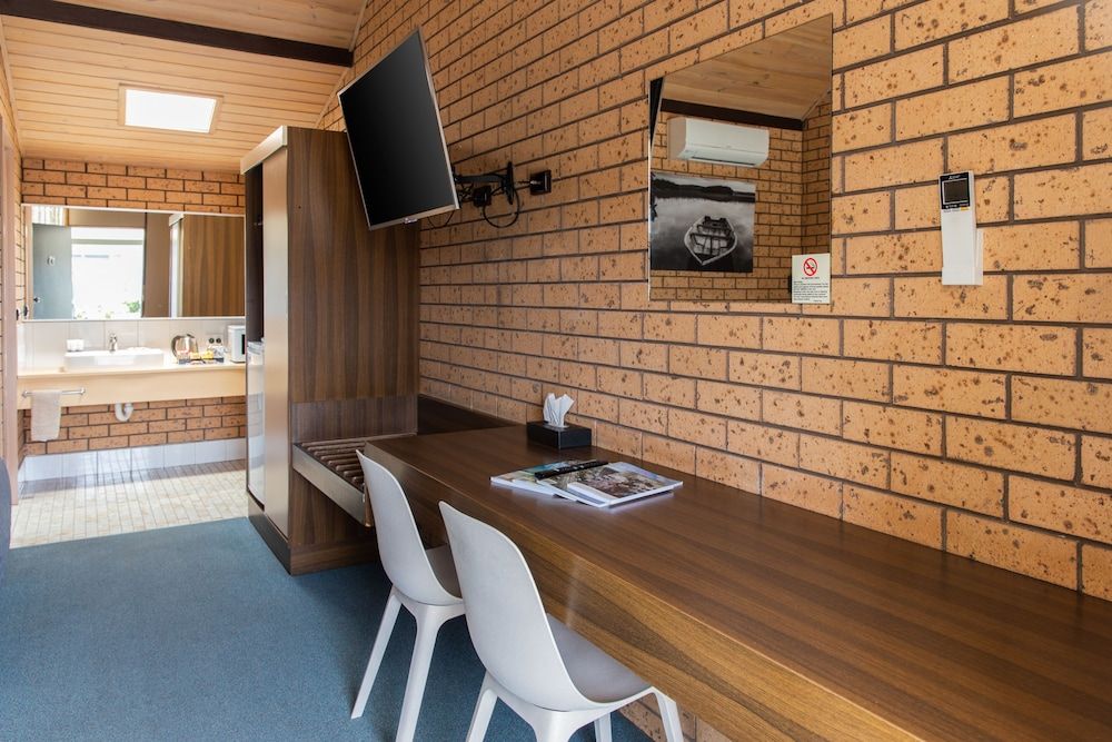 Maffra Motor Inn Double Room, 1 Queen Bed 6