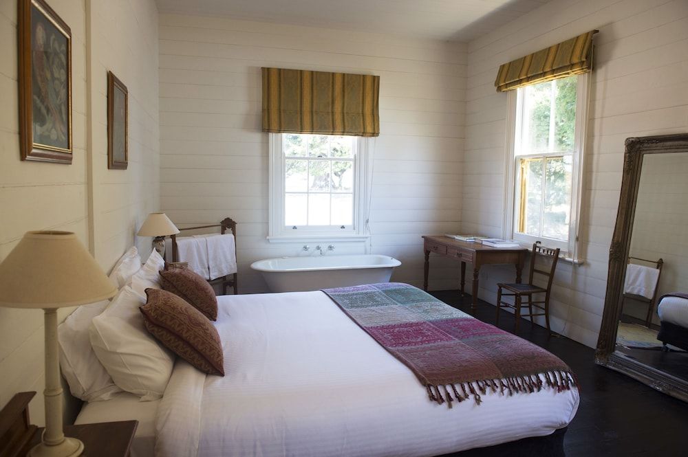 Standard Cottage, 1 King Bed, Garden View, Garden Area