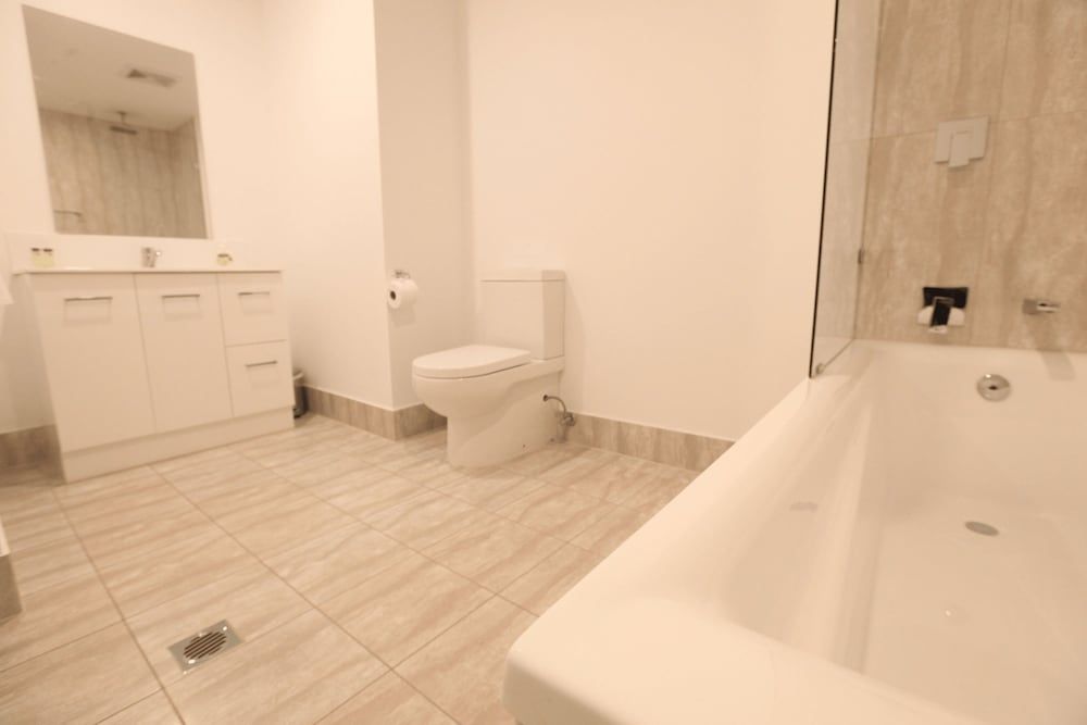 The Palms Apartments Premier 2 Bedroom 2 Bathroom Apartment - Non pet friendly 4