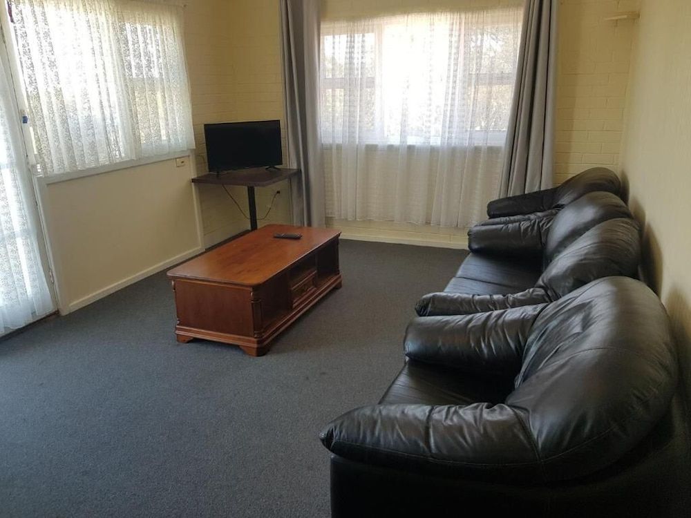 Whyalla Country Inn Motel Apartment, 2 Bedrooms 3