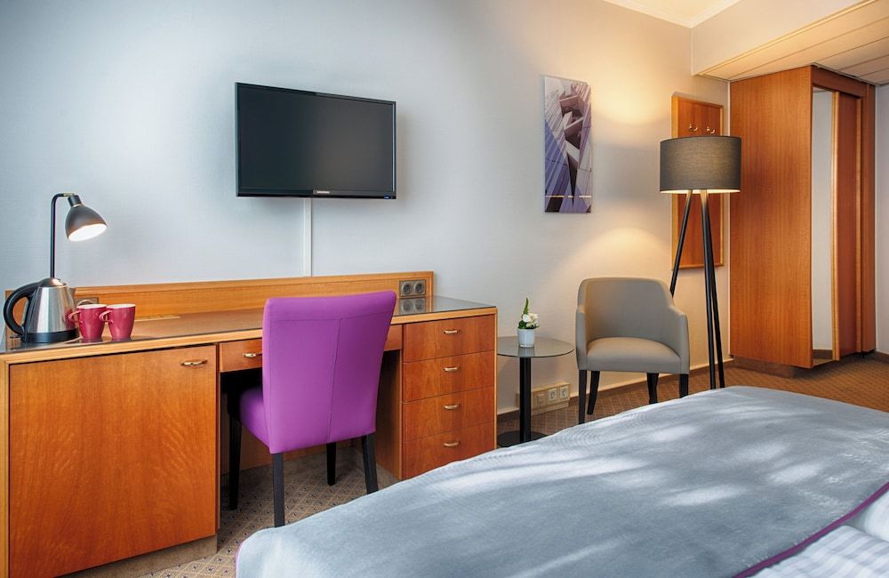 Leonardo Hotel Düsseldorf City Center Comfort Triple Room 14